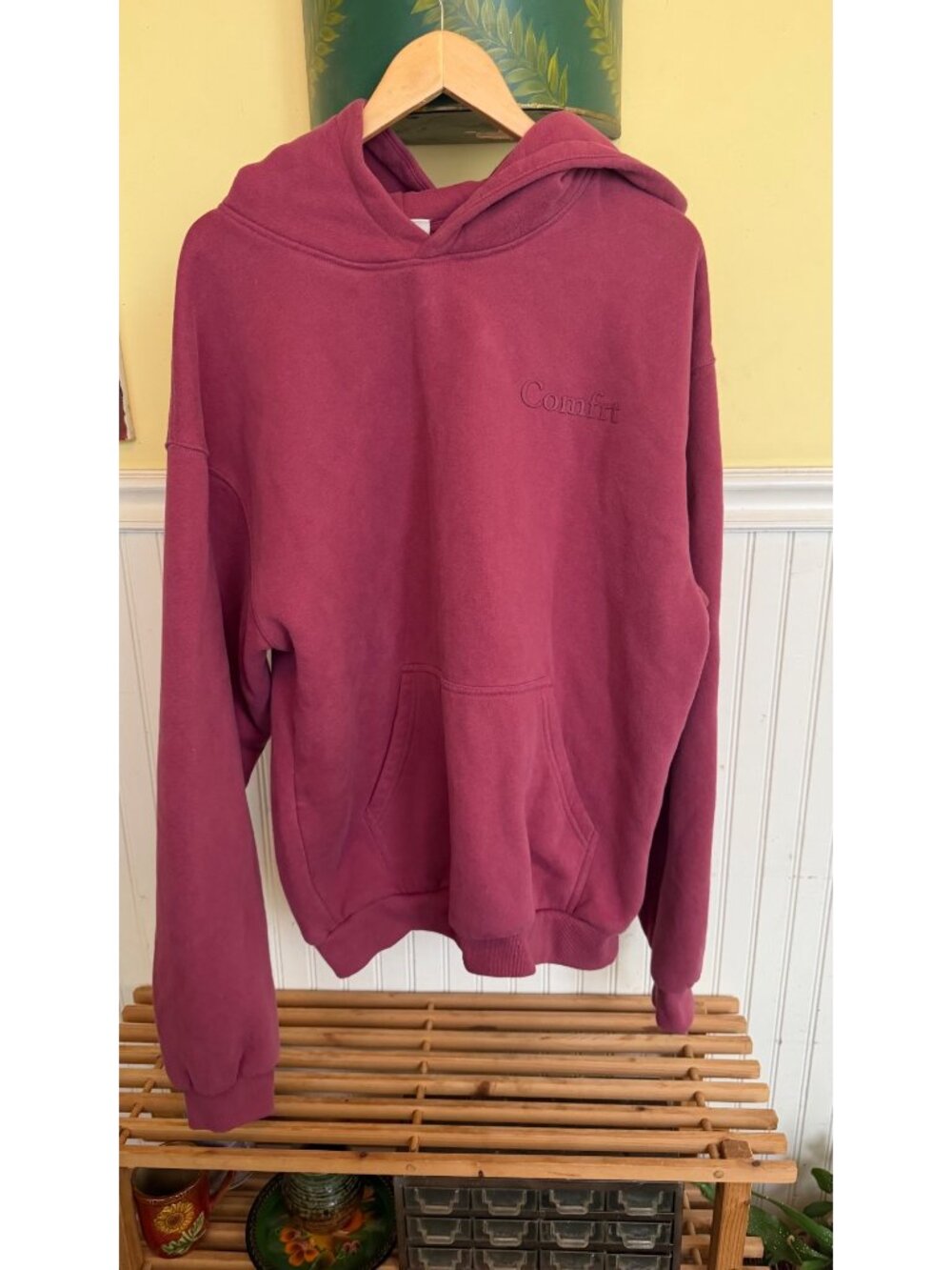 Comfrt Womens Burgundy Hoodie Pullover With Front Pocket And Hooded Design L